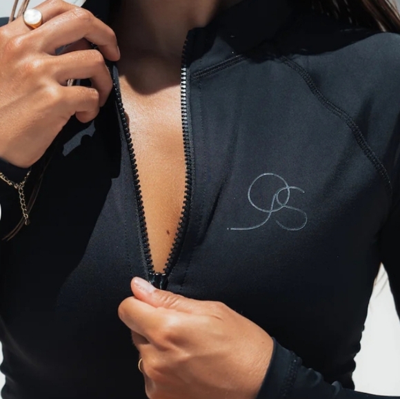 Ocean soul long-sleeved swimsuit The sulawesi midnight size large NWT. - Picture 15 of 16